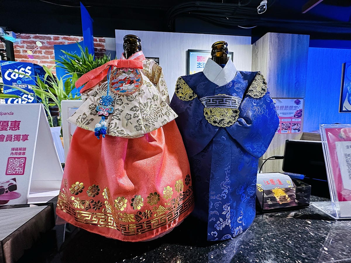 【朋月栻 宗음식含吃一隻雞 土城店】『招牌一隻雞湯』不用遠赴韓國美味經典呈現!超浮誇霸氣海鮮盆挑戰痛風極限!