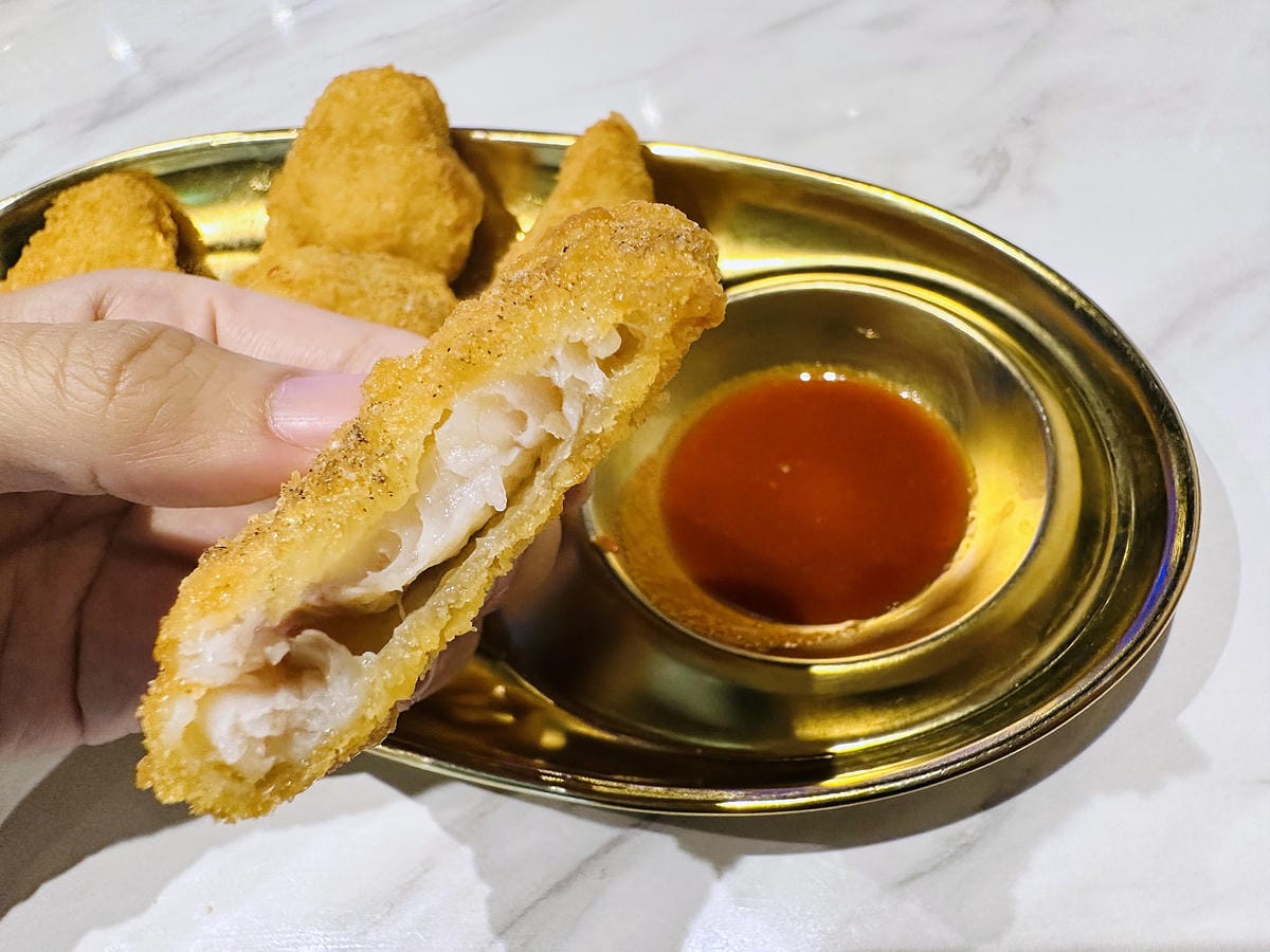 【朋月栻 宗음식含吃一隻雞 土城店】『招牌一隻雞湯』不用遠赴韓國美味經典呈現!超浮誇霸氣海鮮盆挑戰痛風極限!