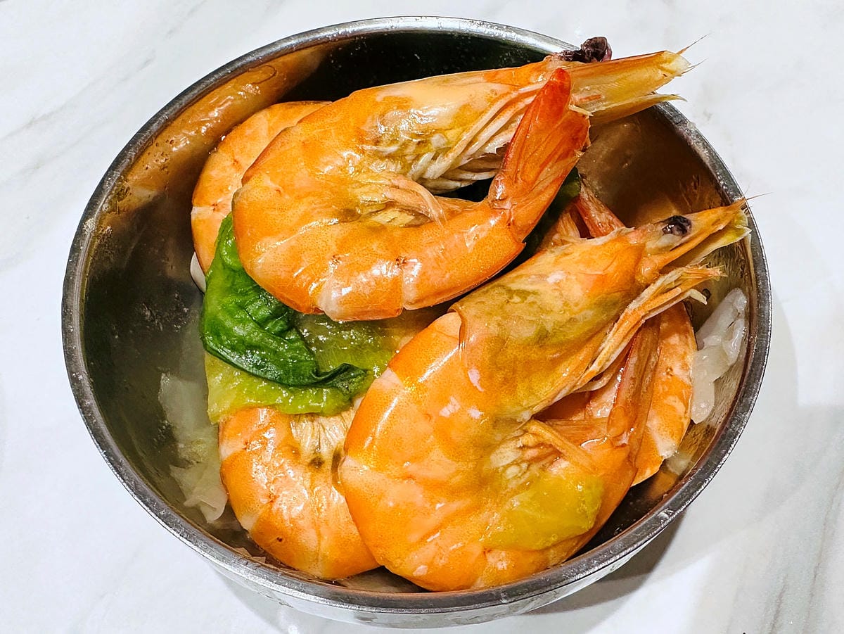 【朋月栻 宗음식含吃一隻雞 土城店】『招牌一隻雞湯』不用遠赴韓國美味經典呈現!超浮誇霸氣海鮮盆挑戰痛風極限!