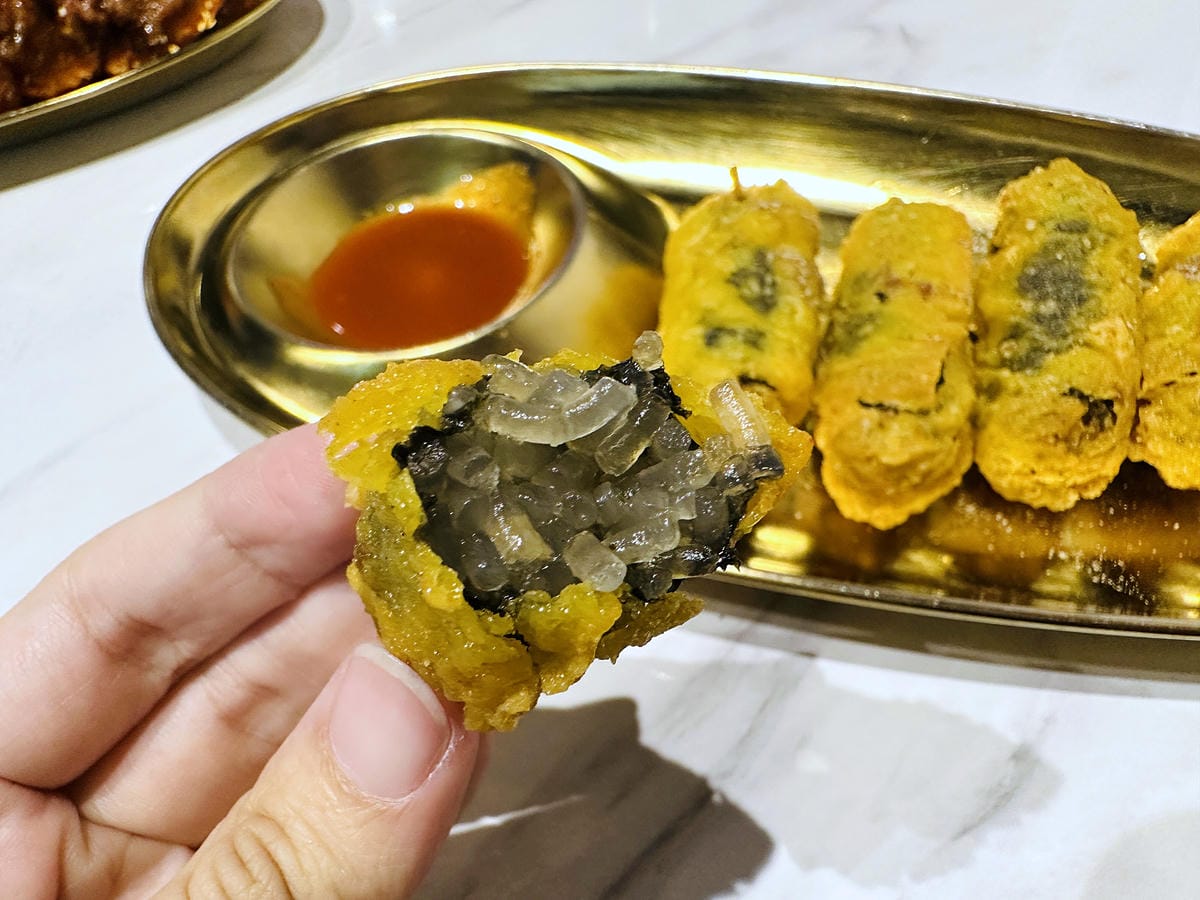 【朋月栻 宗음식含吃一隻雞 土城店】『招牌一隻雞湯』不用遠赴韓國美味經典呈現!超浮誇霸氣海鮮盆挑戰痛風極限!