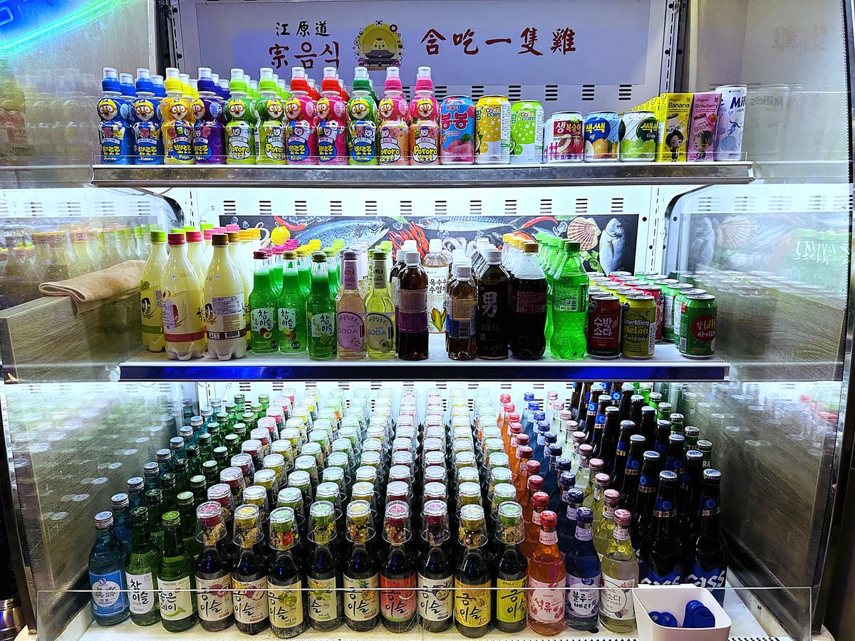 【朋月栻 宗음식含吃一隻雞 土城店】『招牌一隻雞湯』不用遠赴韓國美味經典呈現!超浮誇霸氣海鮮盆挑戰痛風極限!