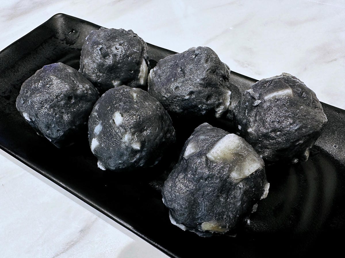 【朋月栻 宗음식含吃一隻雞 土城店】『招牌一隻雞湯』不用遠赴韓國美味經典呈現!超浮誇霸氣海鮮盆挑戰痛風極限!