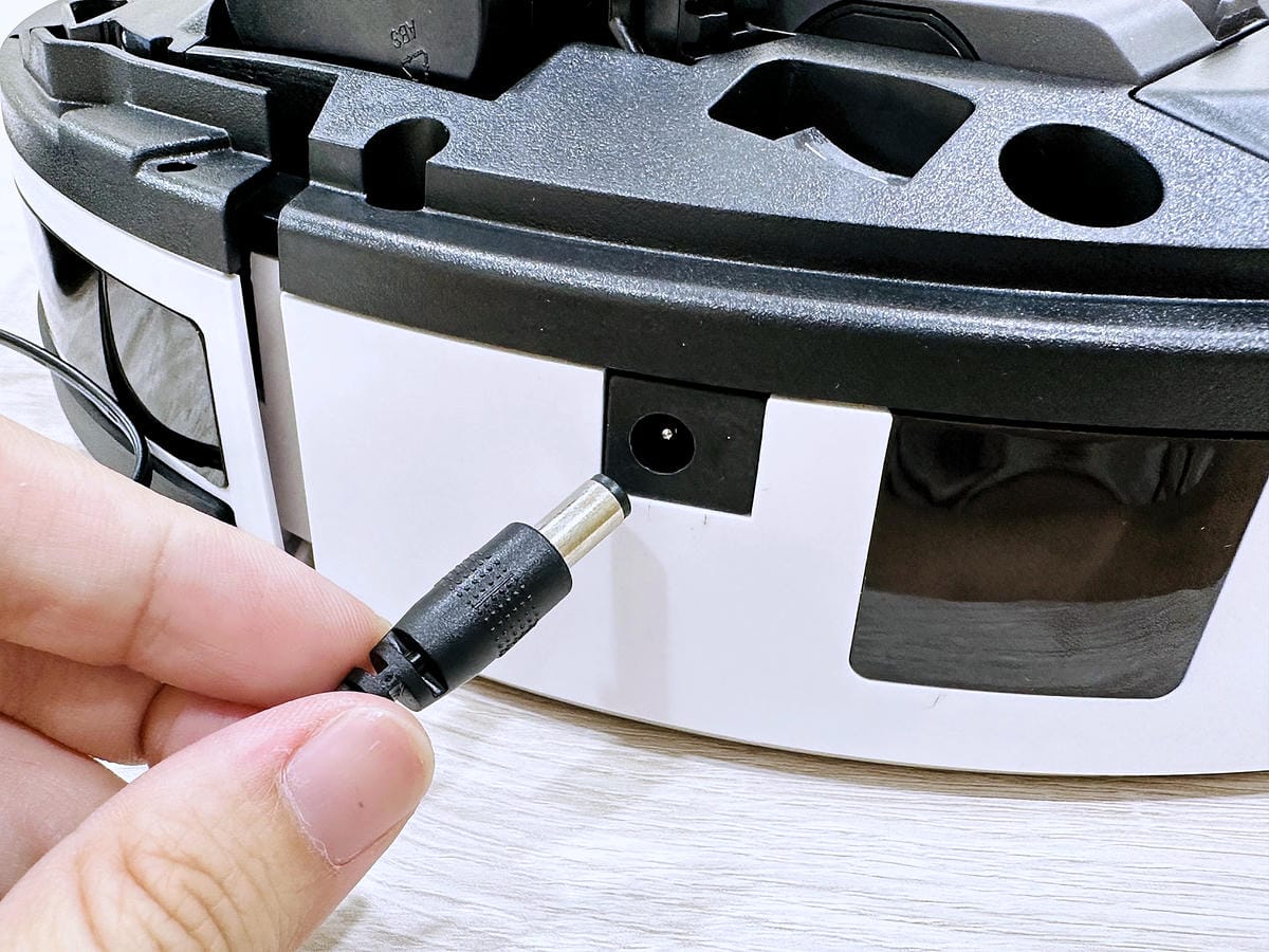 【SANSUI山水】智能掃拖掃地機器人SSR-V88,獨立集塵盒/水箱「清掃吸塵拖地」通通輕鬆搞定!陀螺儀導航不迷路支援google音箱,家中必備智能好夥伴!