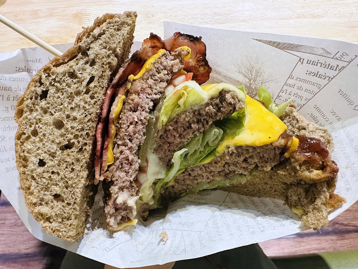 【Stan&Cat史丹貓美式餐廳 西門店】台北大份量美食推薦!無敵巨無霸牛肉堡一吃就上癮捷運西門町站,人氣必吃美式餐廳!