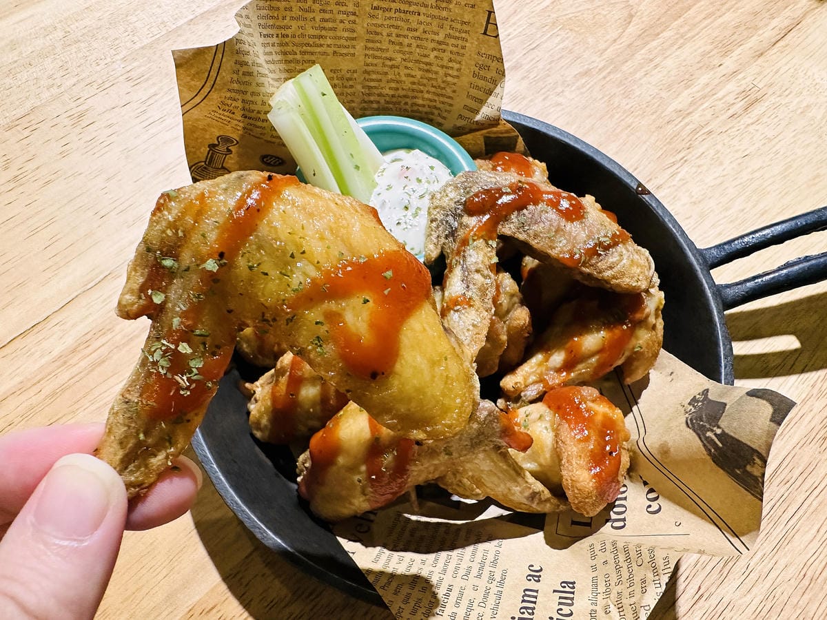 【Stan&Cat史丹貓美式餐廳 西門店】台北大份量美食推薦!無敵巨無霸牛肉堡一吃就上癮捷運西門町站,人氣必吃美式餐廳!