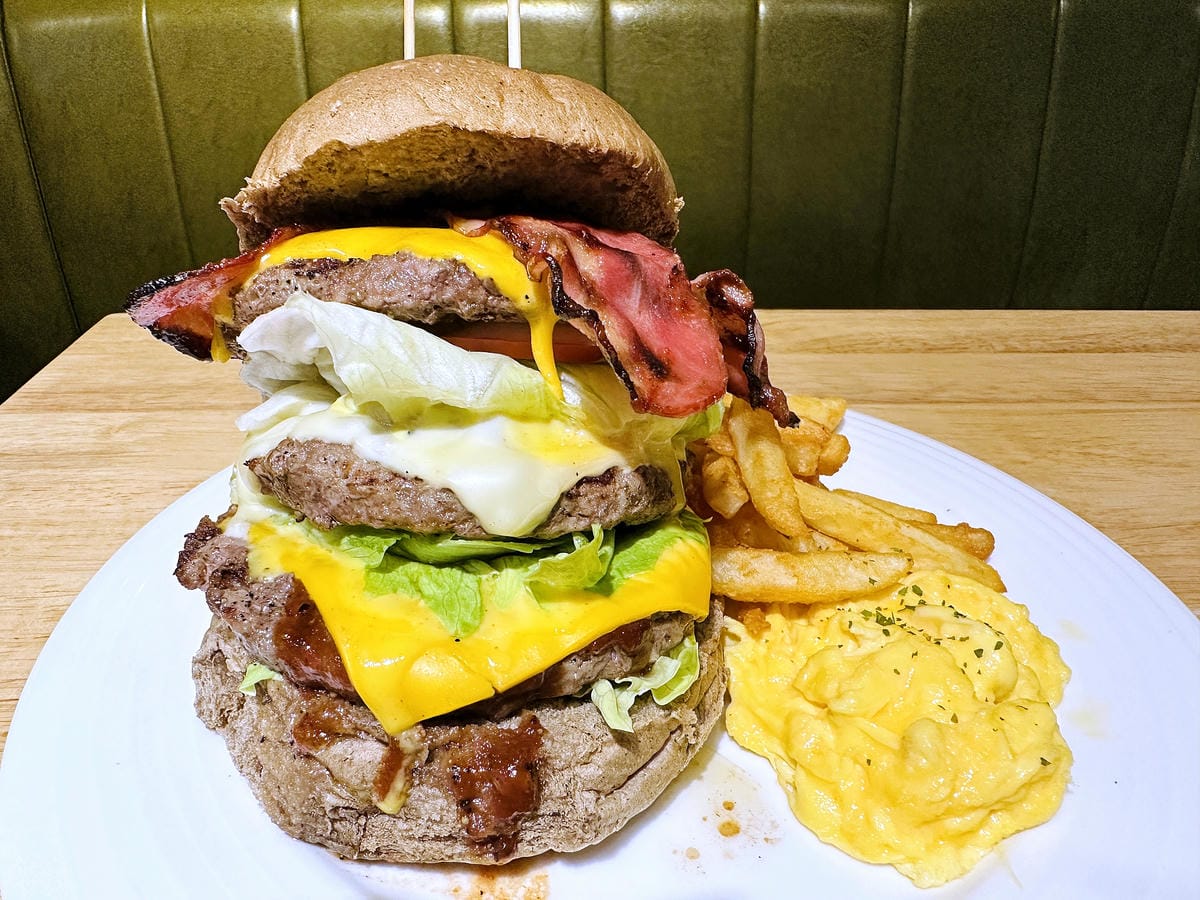 【Stan&Cat史丹貓美式餐廳 西門店】台北大份量美食推薦!無敵巨無霸牛肉堡一吃就上癮捷運西門町站,人氣必吃美式餐廳!