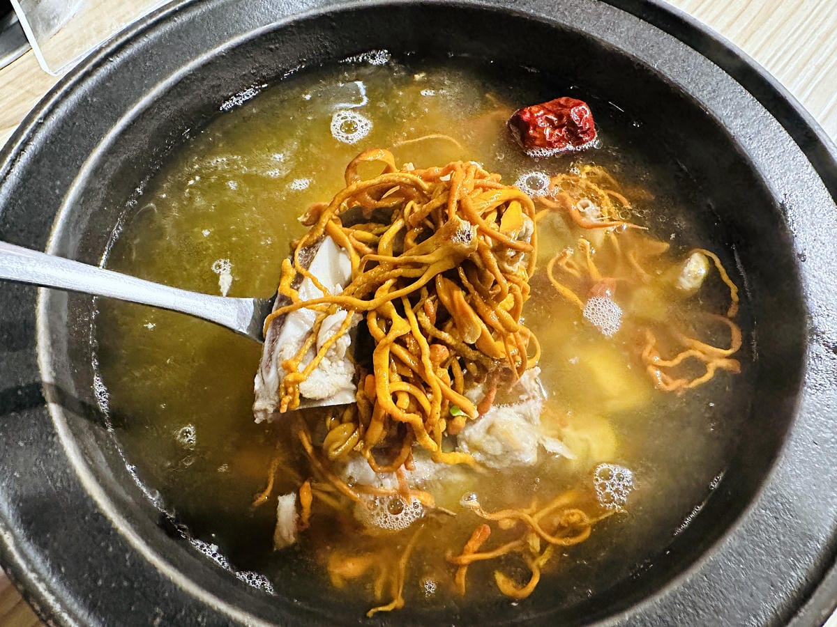 【狂一鍋 北大學成店】外國人來台必吃的台式火鍋,台味十足桌邊