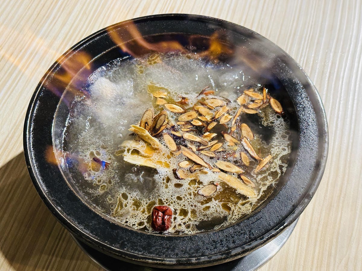 【狂一鍋 北大學成店】外國人來台必吃的台式火鍋,台味十足桌邊