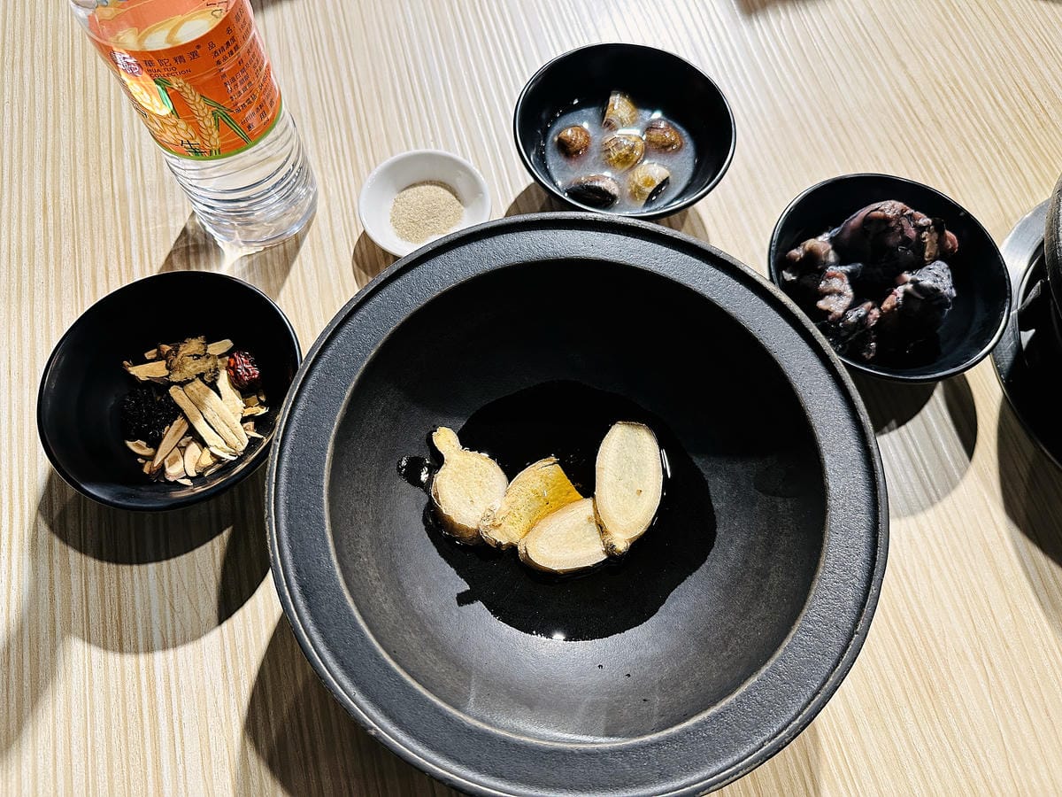 【狂一鍋 北大學成店】外國人來台必吃的台式火鍋,台味十足桌邊