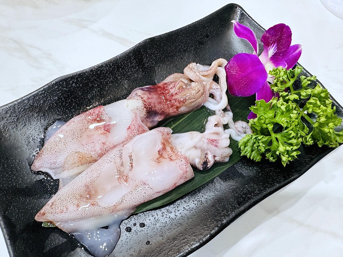 【涮金鍋】桃園火鍋最新口袋必吃名單!招牌黃金雞湯鍋煮什麼都好