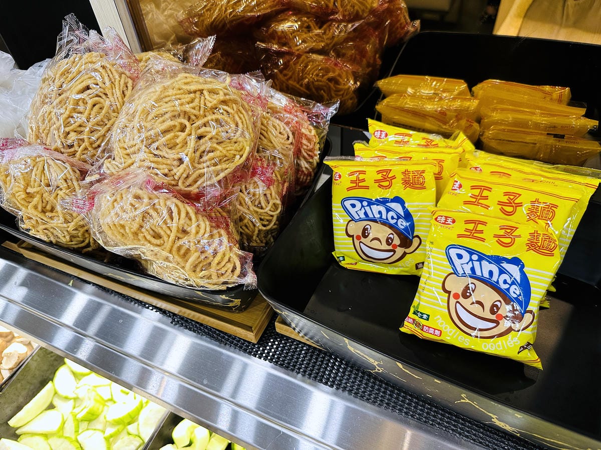 【涮金鍋】桃園火鍋最新口袋必吃名單!招牌黃金雞湯鍋煮什麼都好