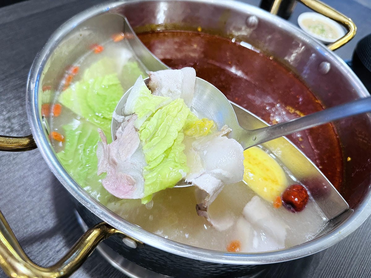 【洞豆腐】台中新品牌火鍋全新開幕!主打「東北酸菜白肉」「正川