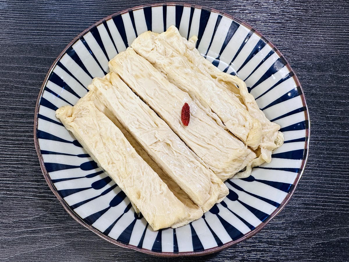 【洞豆腐】台中新品牌火鍋全新開幕!主打「東北酸菜白肉」「正川