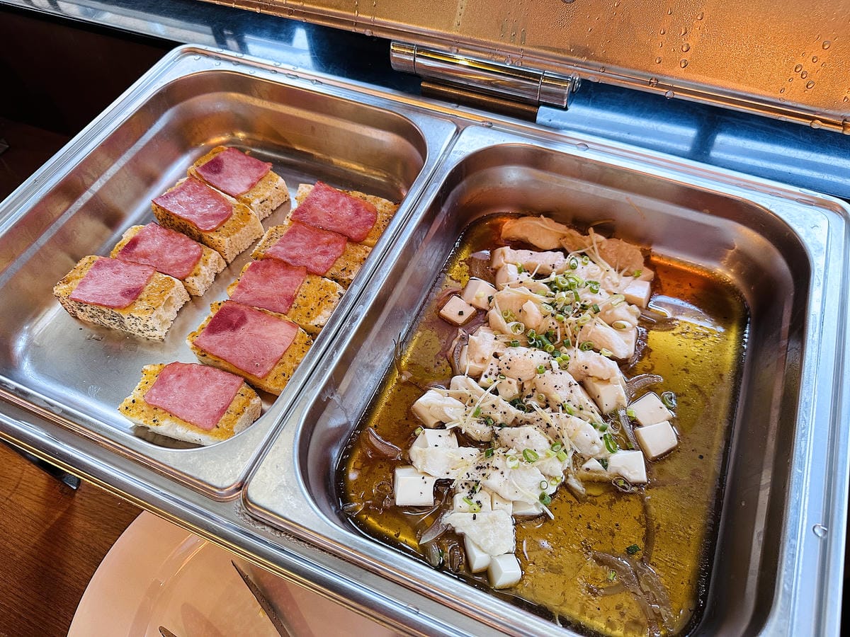 【草悟道文旅】台中西區住宿推薦!超美落地窗景觀浴缸網美房, 