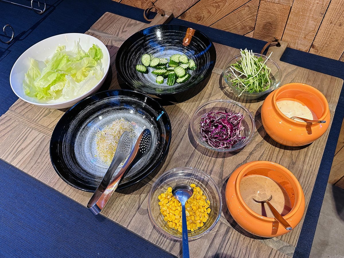 【草悟道文旅】台中西區住宿推薦!超美落地窗景觀浴缸網美房, 