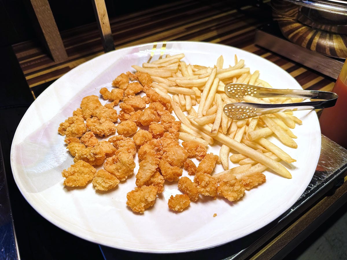 【草悟道文旅】台中西區住宿推薦!超美落地窗景觀浴缸網美房, 