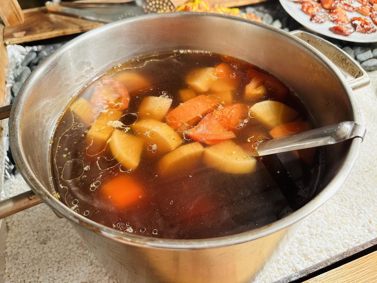 【蟬說:山中靜靜】台中酒桶山豪華秋冬露營,桂花弄帳篷區絕美景