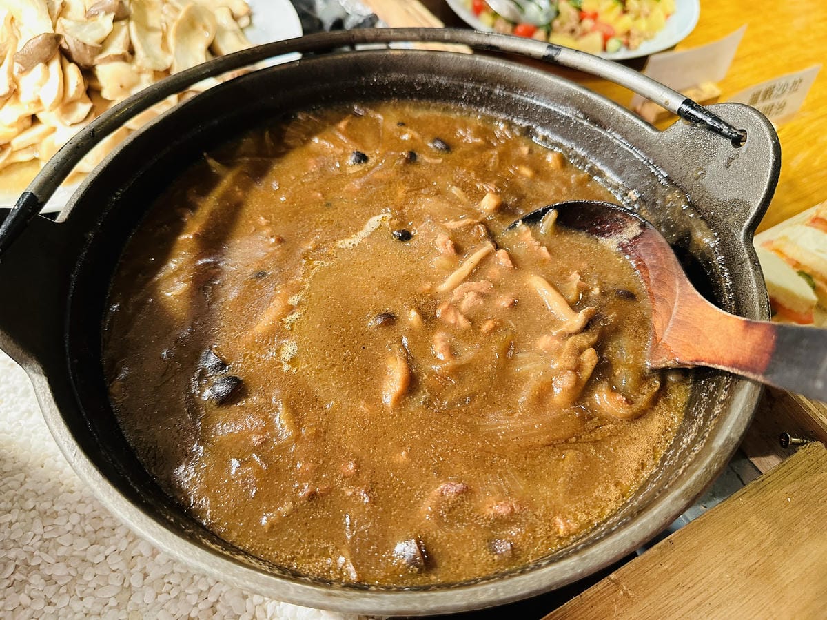 【蟬說:山中靜靜】台中酒桶山豪華秋冬露營,桂花弄帳篷區絕美景