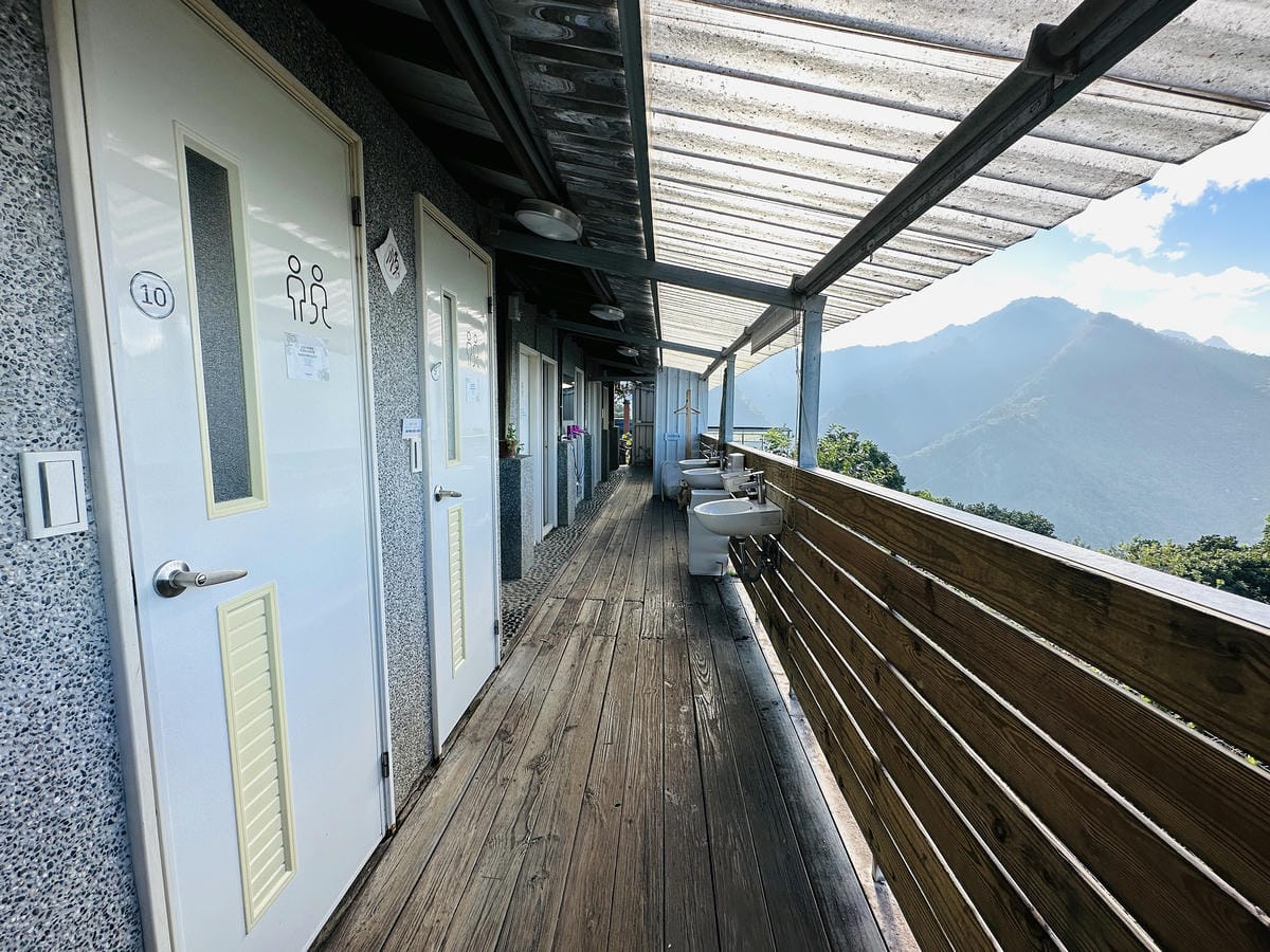 【蟬說:山中靜靜】台中酒桶山豪華秋冬露營,桂花弄帳篷區絕美景