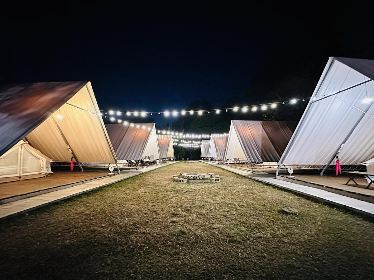 【蟬說:山中靜靜】台中酒桶山豪華秋冬露營,桂花弄帳篷區絕美景