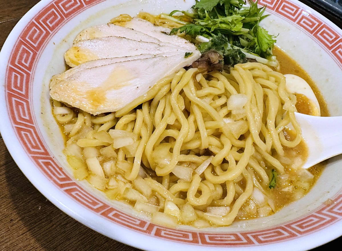 【麵試十一次 錦州店】台北中山區麵館推薦!招牌「鹽味黃金雞湯