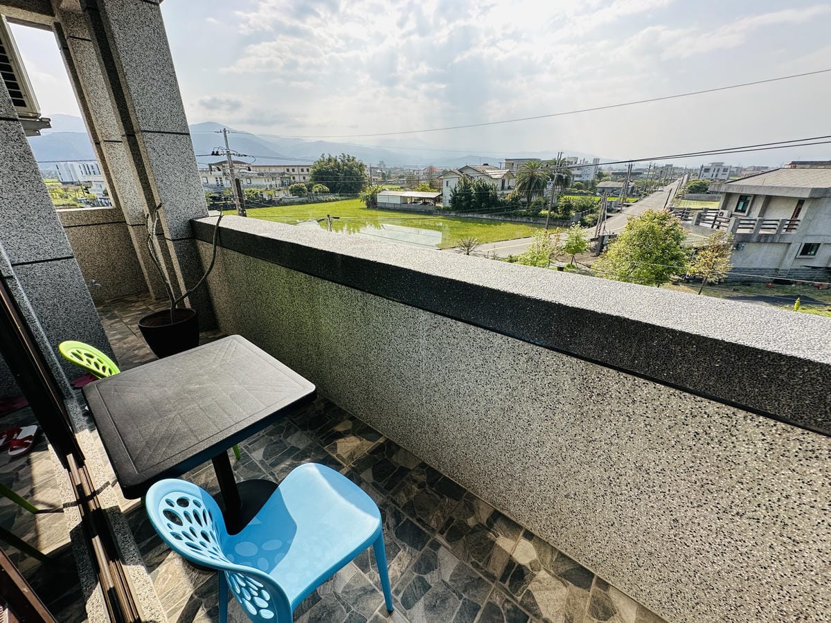 【鄉聚冬山】宜蘭包棟民宿推薦!大坪數超Chill田野景觀房,