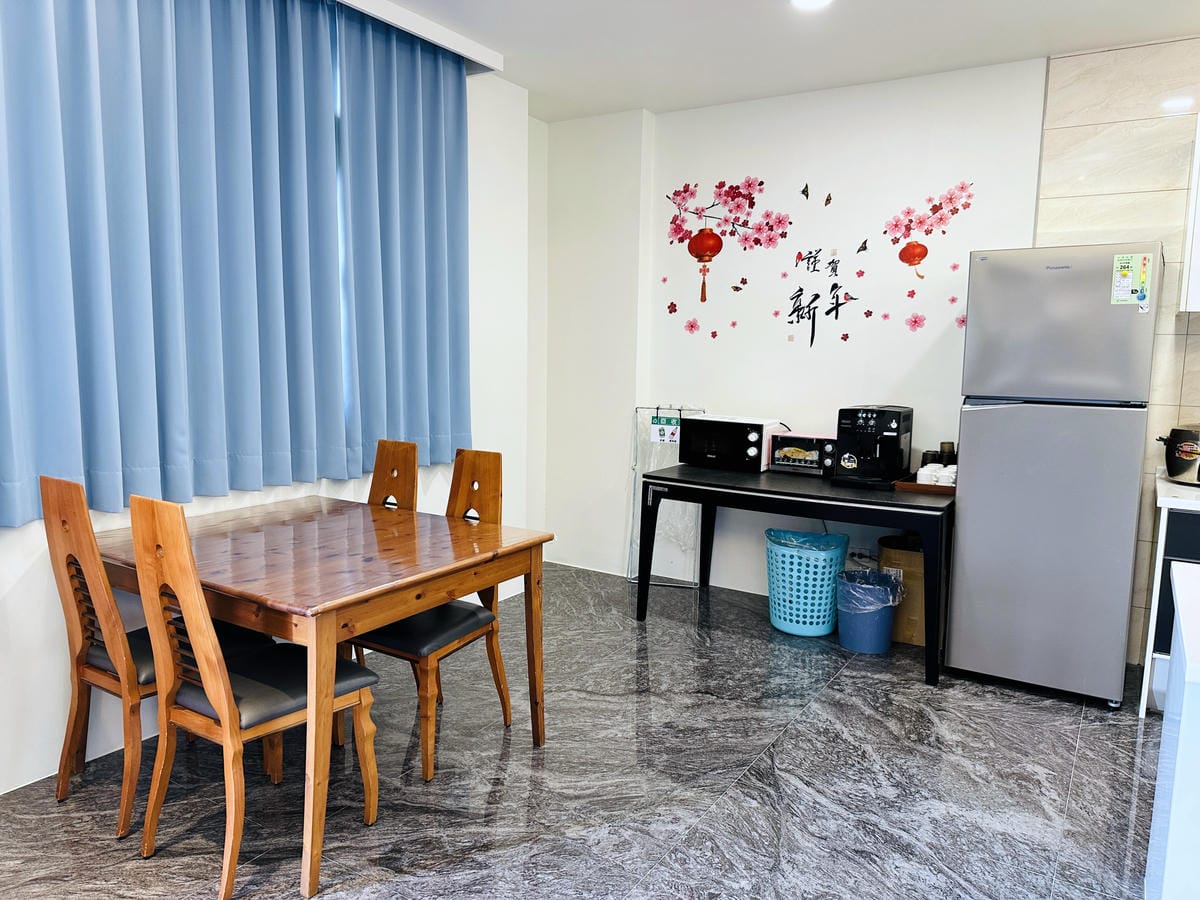 【鄉聚冬山】宜蘭包棟民宿推薦!大坪數超Chill田野景觀房,