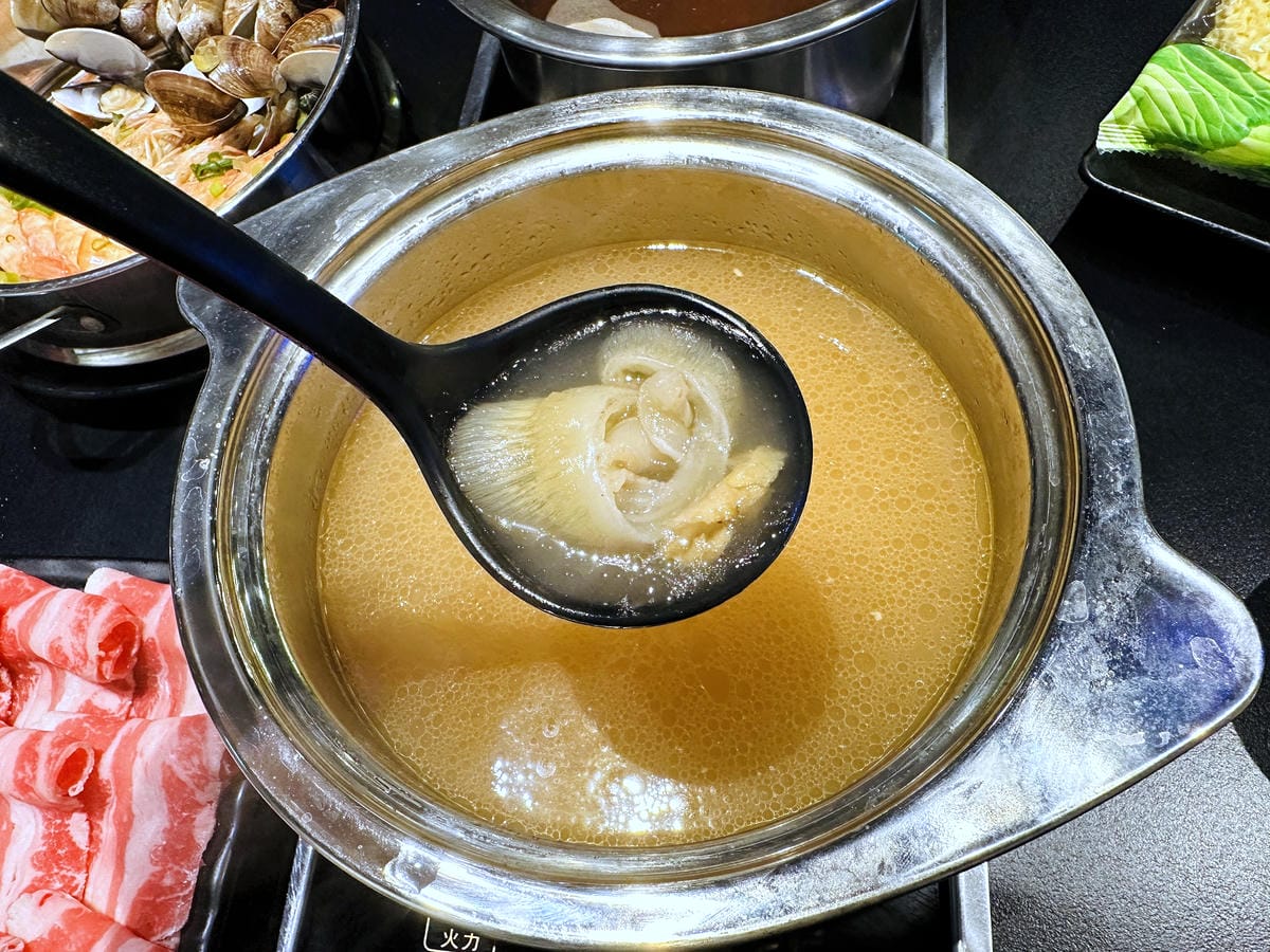 【潮派 宜蘭站前金東店】平價頂級魚翅汕頭鍋物專門,必吃原味清