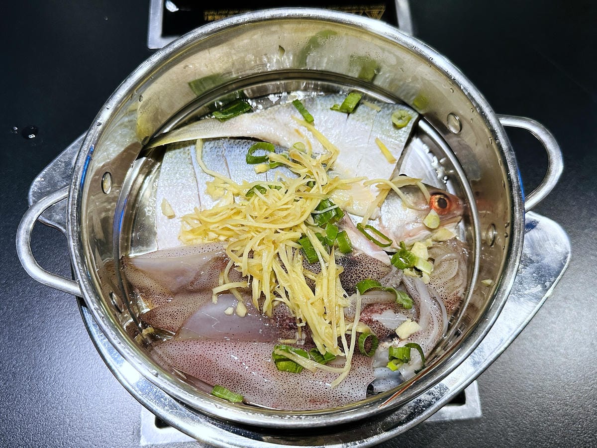 【潮派 宜蘭站前金東店】平價頂級魚翅汕頭鍋物專門,必吃原味清