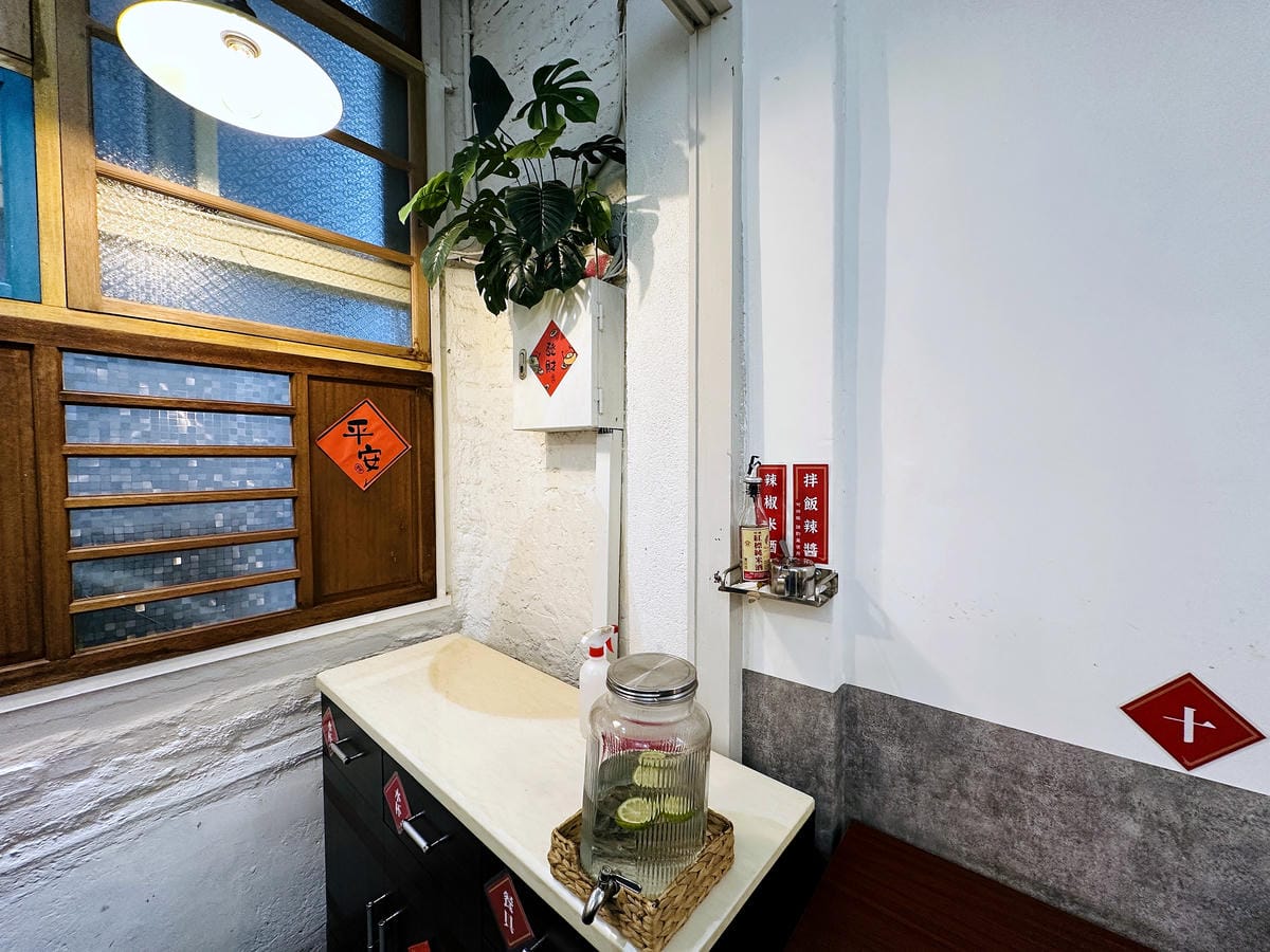 【硬派主廚的軟嫩料理 東門店】隱身新竹東門市場復古老宅餐廳,