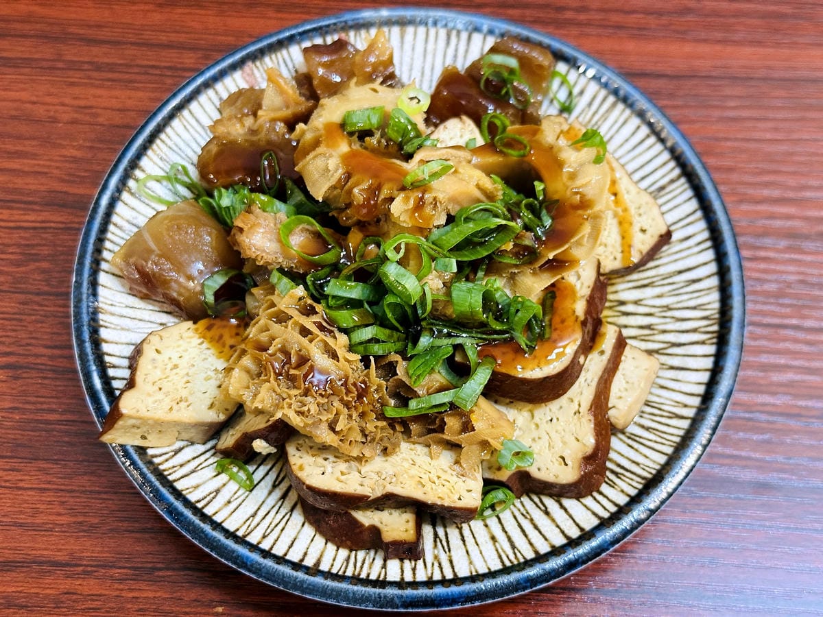 【硬派主廚的軟嫩料理 東門店】隱身新竹東門市場復古老宅餐廳,