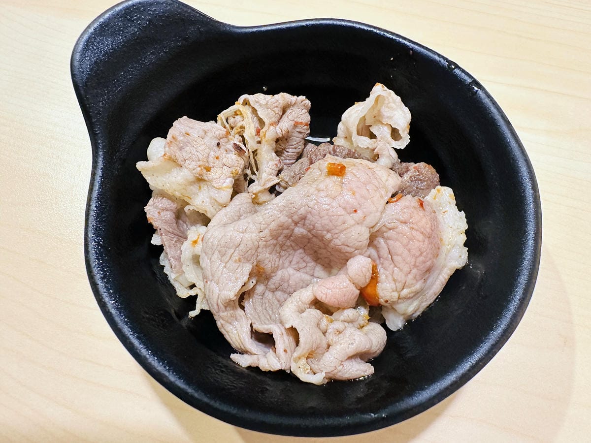 【何家香香麻辣鴛鴦鍋吃到飽】超過60種以上食材任君挑選!經典