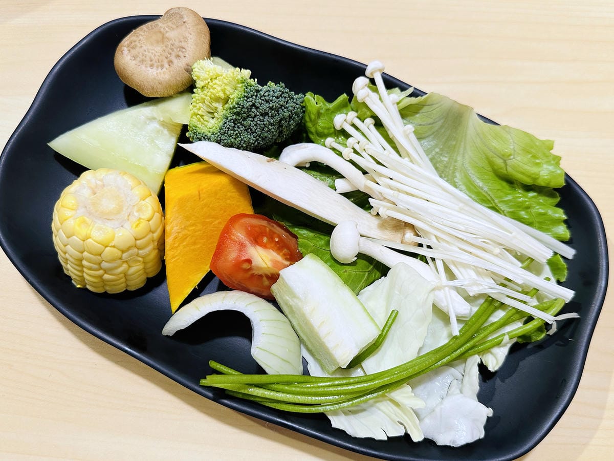 【何家香香麻辣鴛鴦鍋吃到飽】超過60種以上食材任君挑選!經典