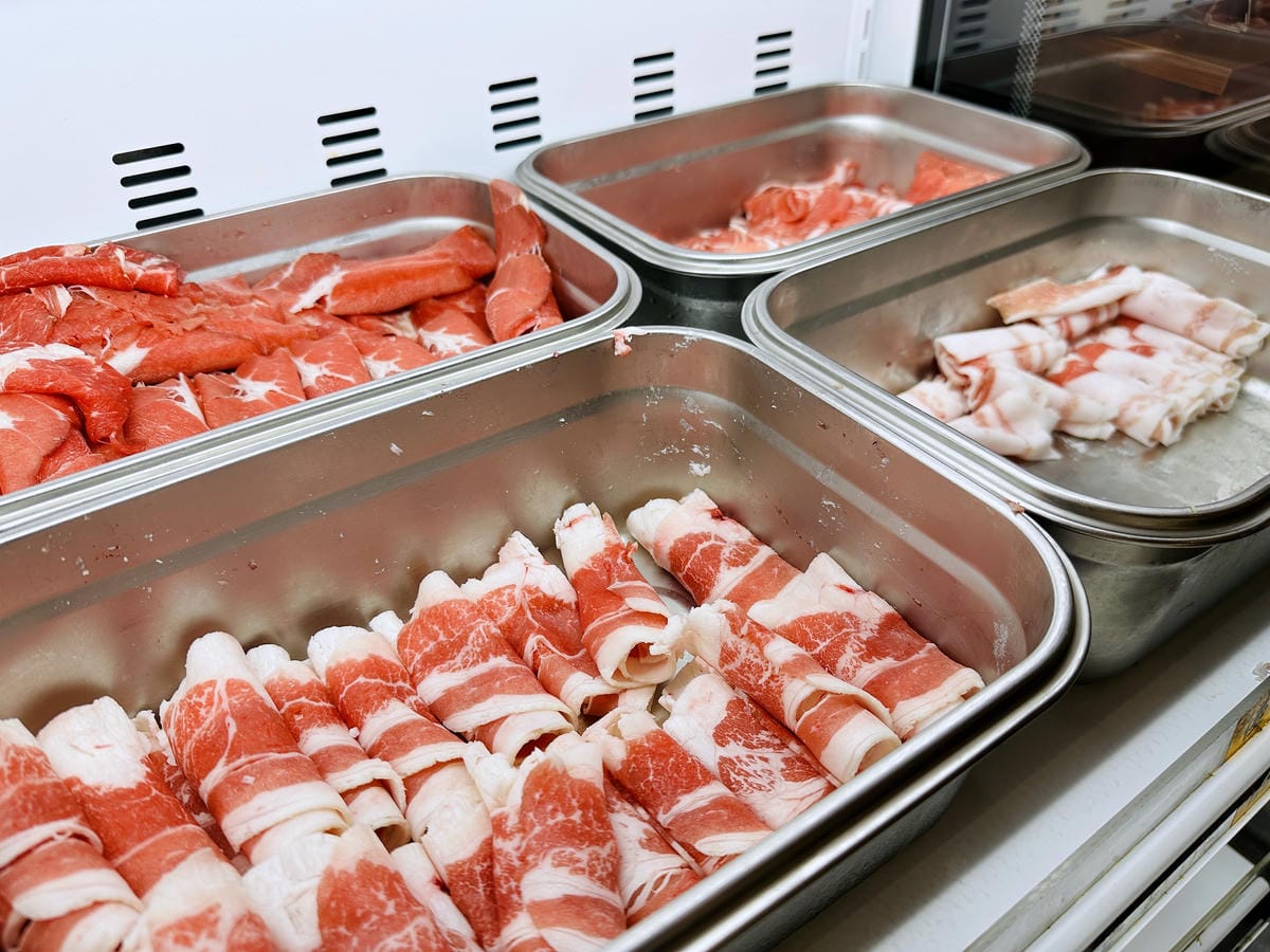 【何家香香麻辣鴛鴦鍋吃到飽】超過60種以上食材任君挑選!經典