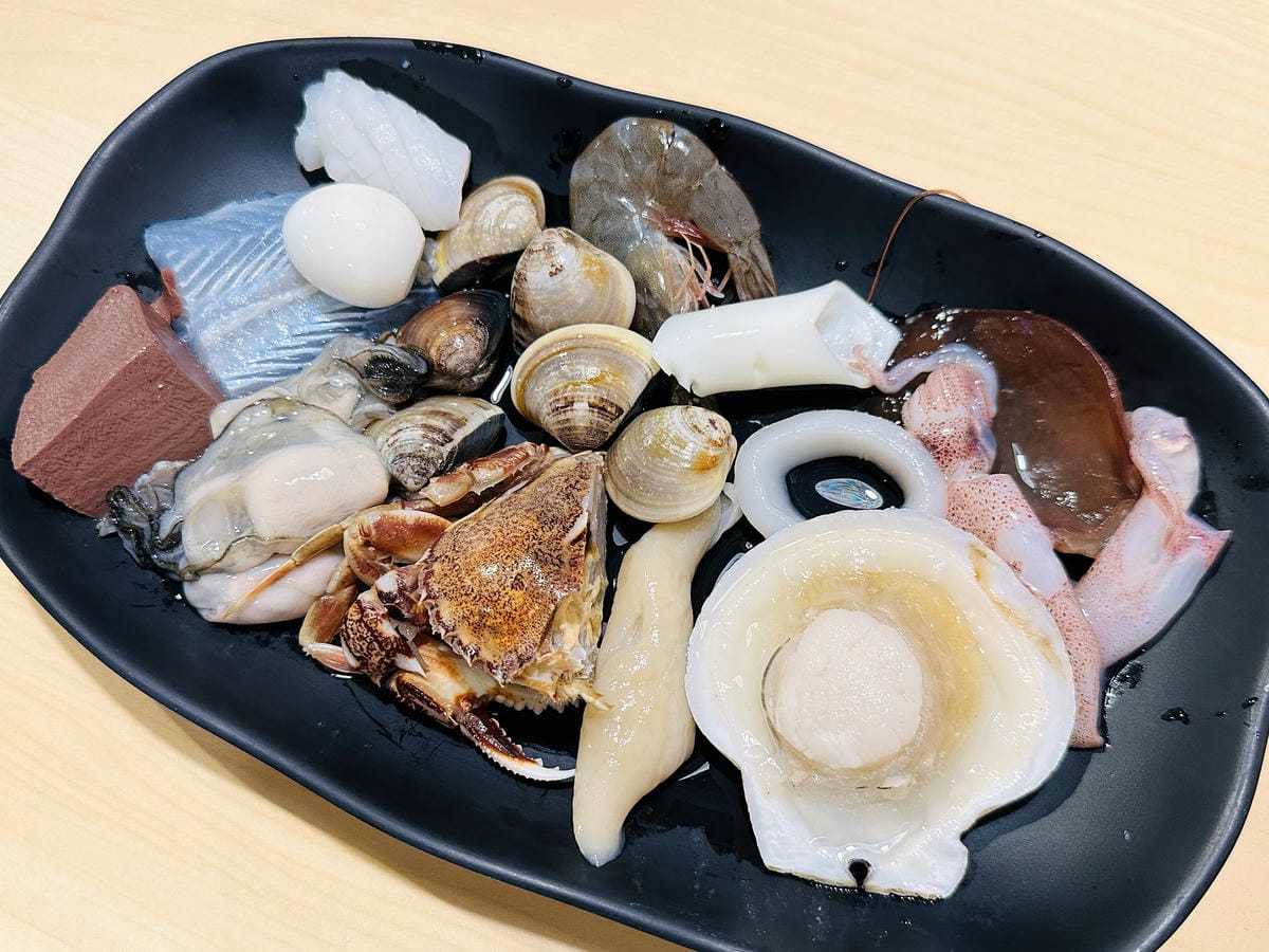 【何家香香麻辣鴛鴦鍋吃到飽】超過60種以上食材任君挑選!經典