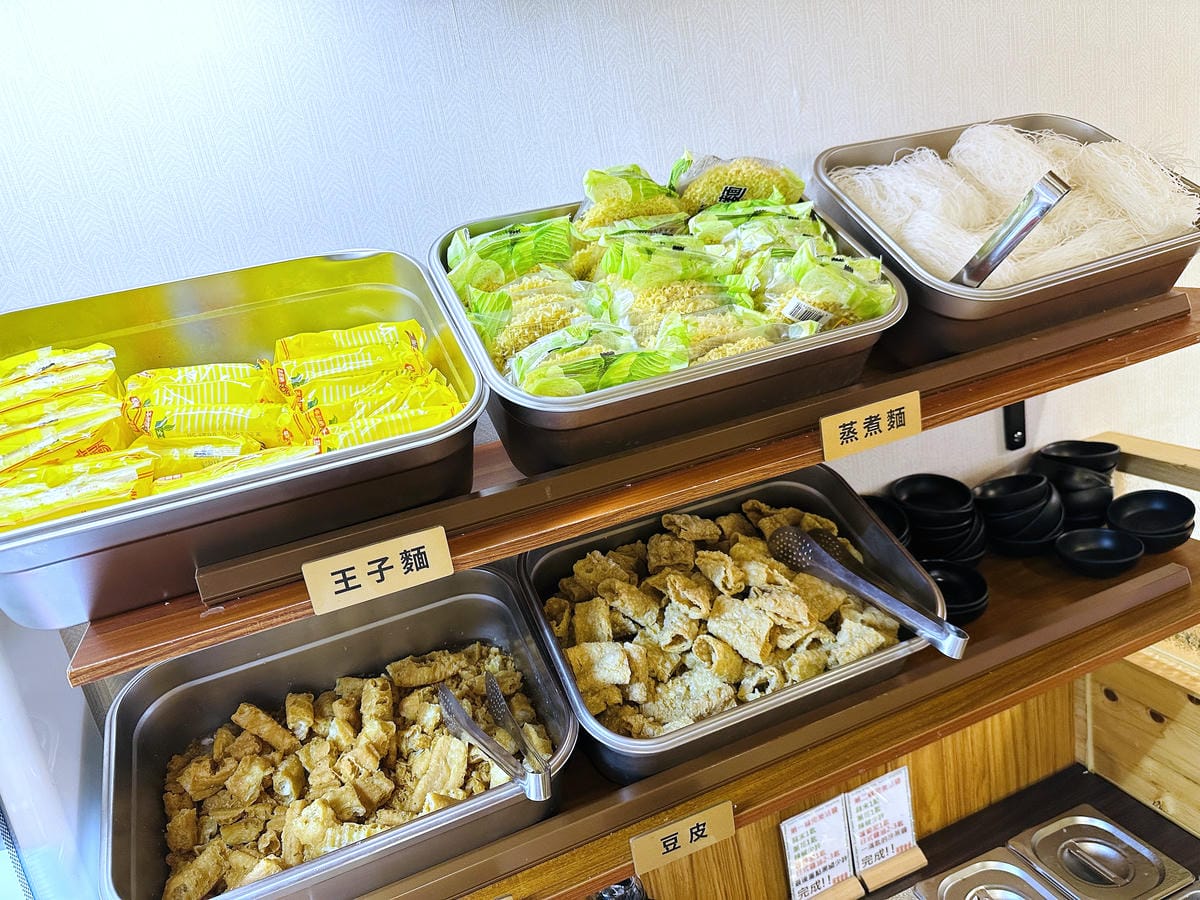 【何家香香麻辣鴛鴦鍋吃到飽】超過60種以上食材任君挑選!經典