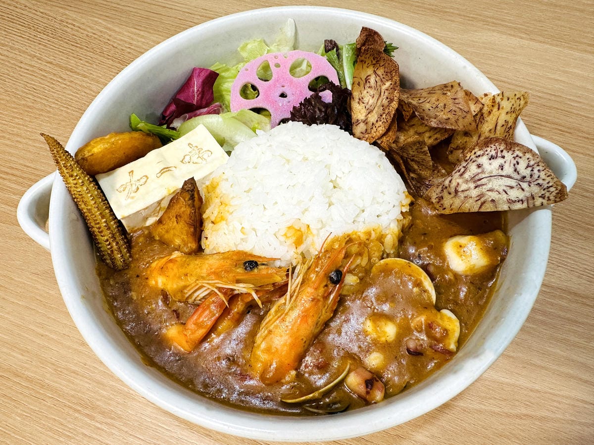 【咖一味】香料高手在民間!「牛骨黑咖哩」「蝦膏紅咖哩」「酸菜