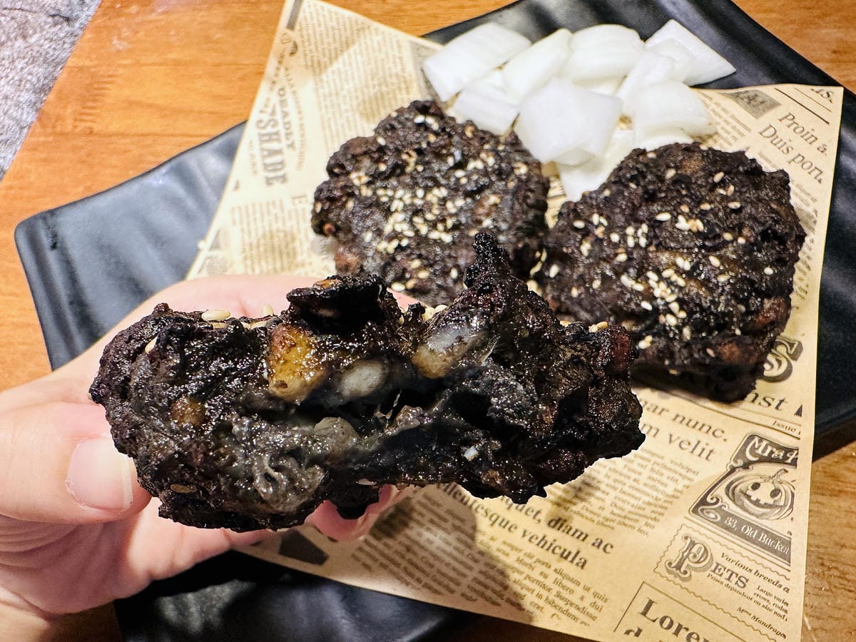 【士林串燒】士林夜市最新必吃美食!「串燒」烤功一流,還有媲美