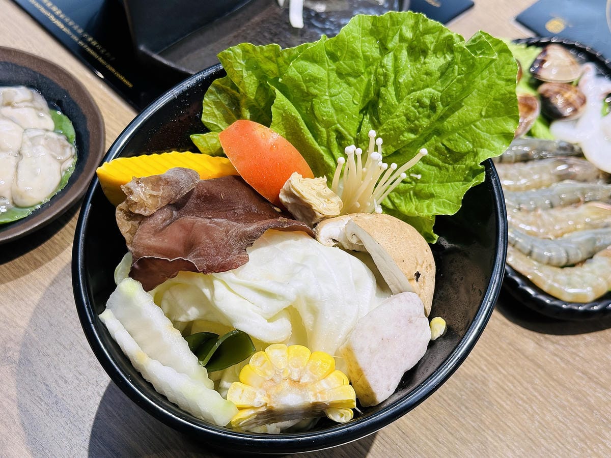 【饗食鍋 桃園成功店】店家超佛!主食甜品吃到飽,特色「一鍋一