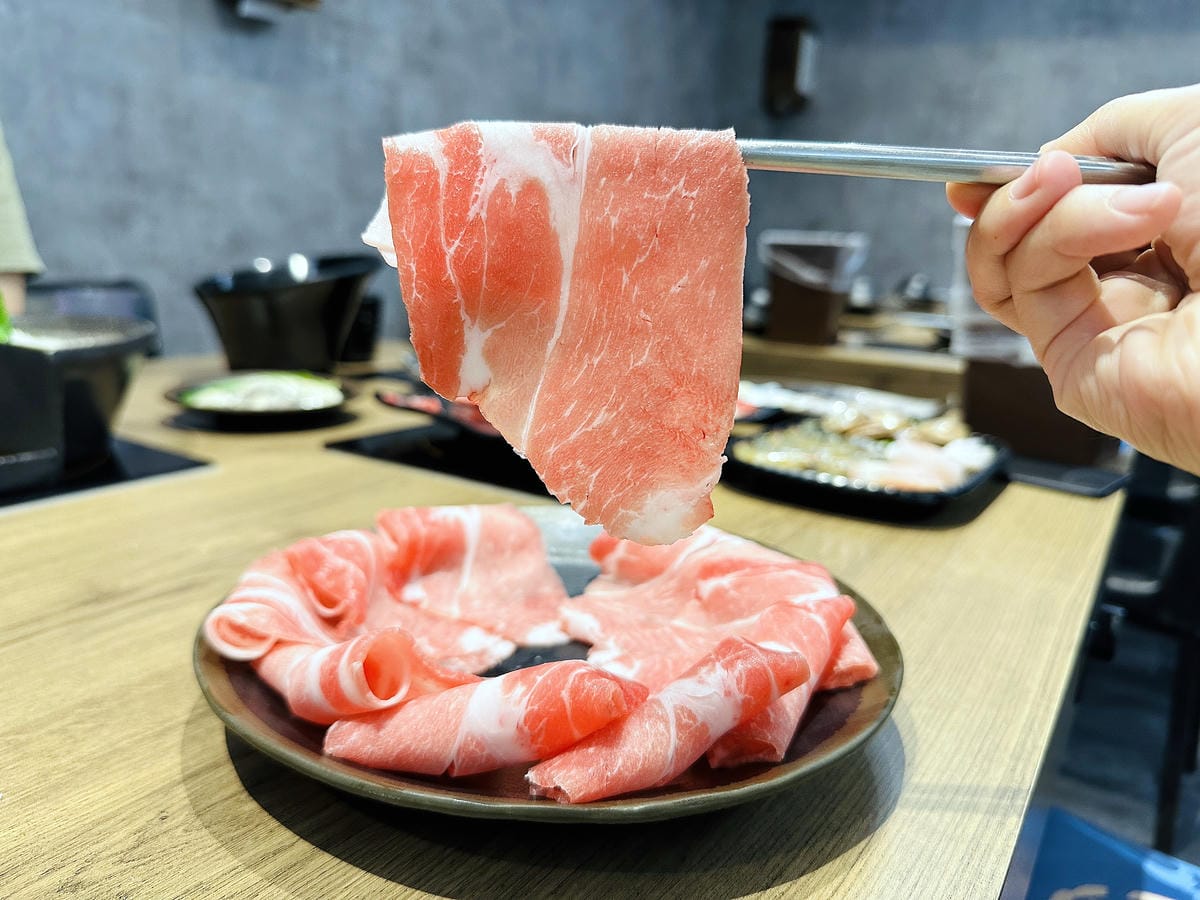 【饗食鍋 桃園成功店】店家超佛!主食甜品吃到飽,特色「一鍋一