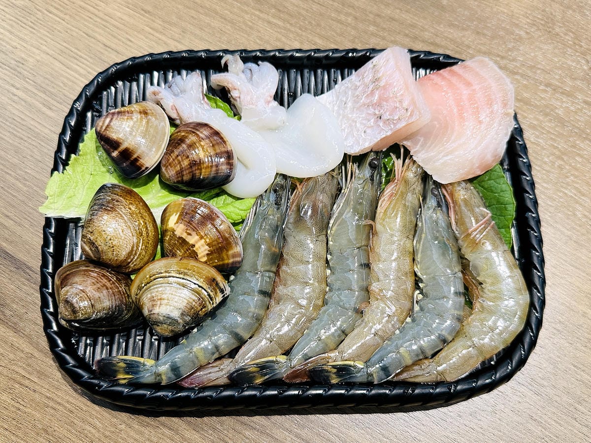 【饗食鍋 桃園成功店】店家超佛!主食甜品吃到飽,特色「一鍋一