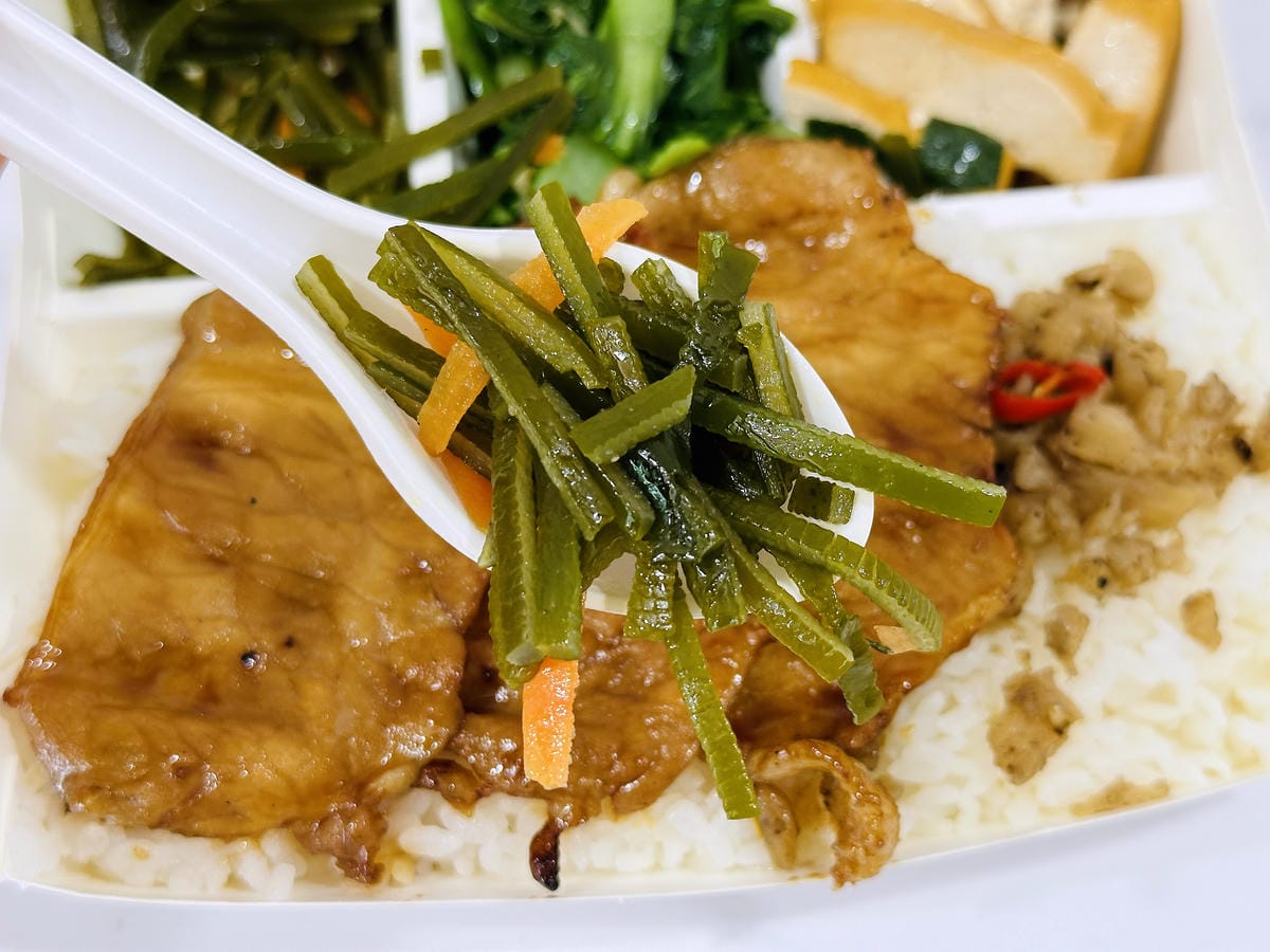 【周師傅燒肉飯 龍岡店】桃園平鎮超美味便當店!桃園平價美食推
