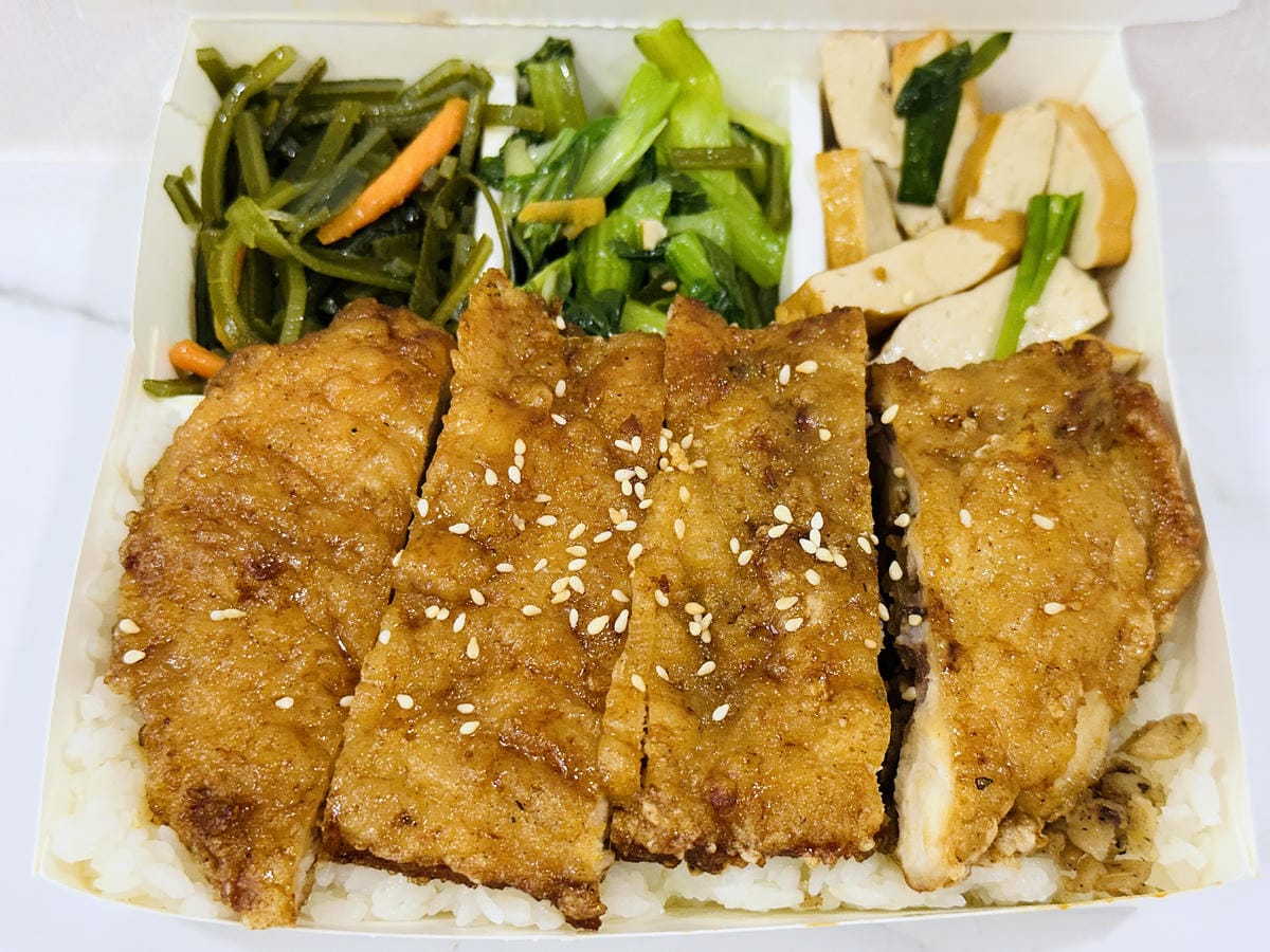 【周師傅燒肉飯 龍岡店】桃園平鎮超美味便當店!桃園平價美食推
