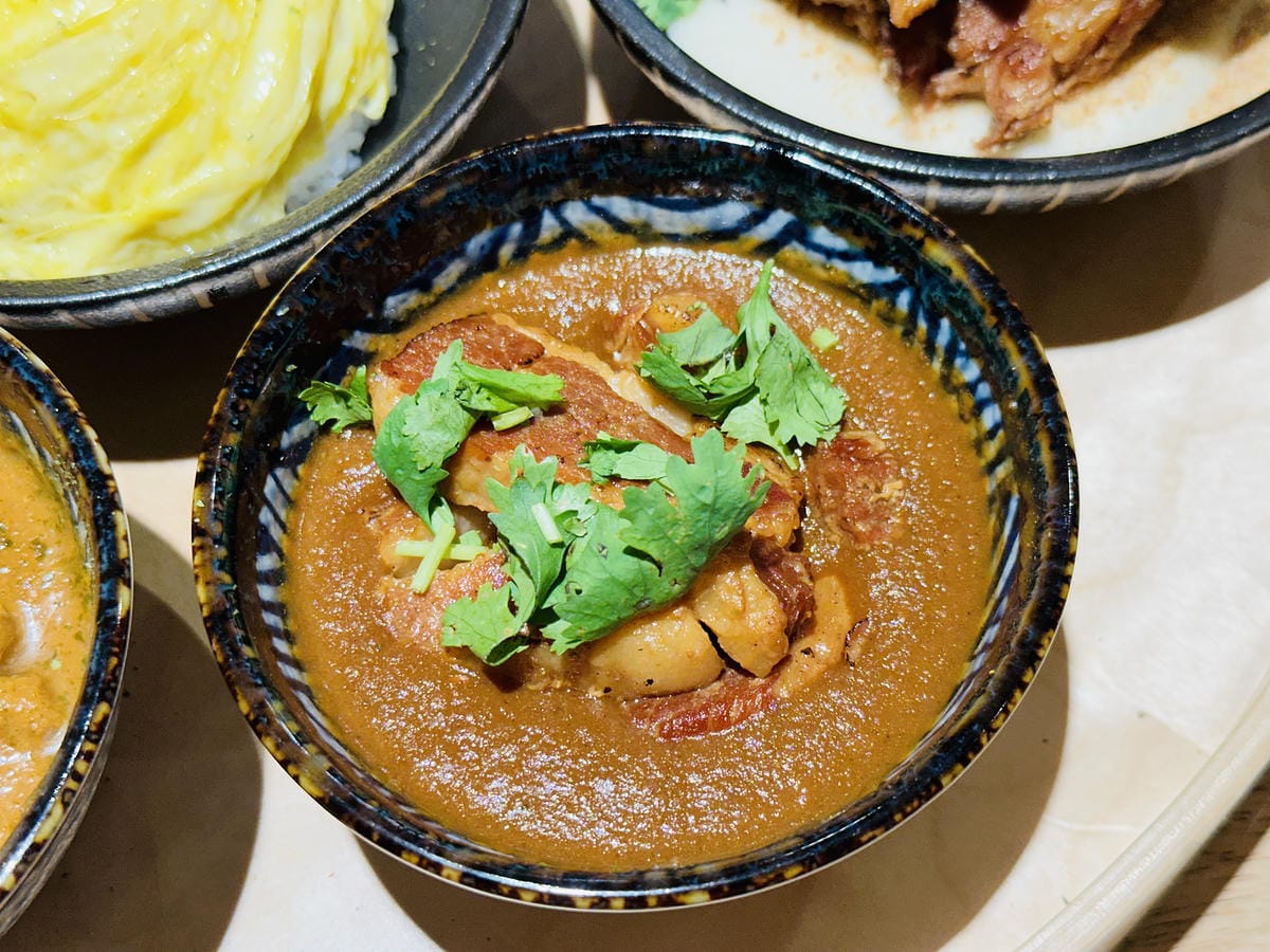【喜歡咖哩 中港店】新北大份量美食推薦!店家超佛免費加飯加醬