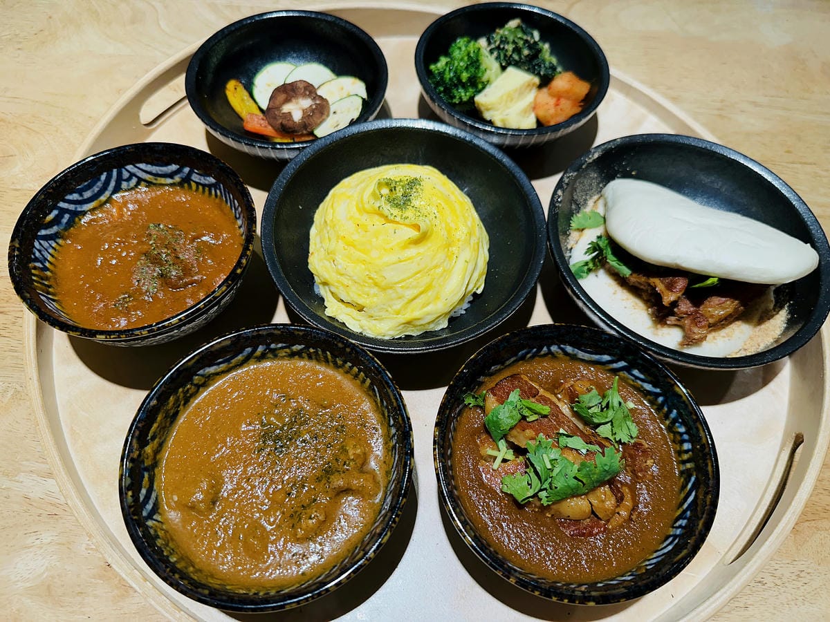 【喜歡咖哩 中港店】新北大份量美食推薦!店家超佛免費加飯加醬