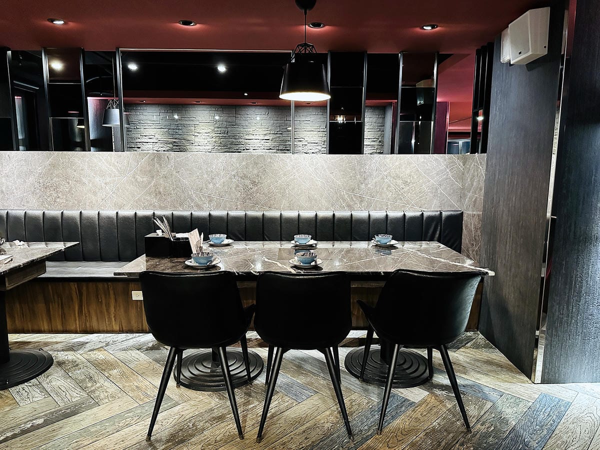 松江南京麻辣火鍋【石‧撈麻辣鴛鴦鍋】和牛火鍋吃到飽,生啤酒