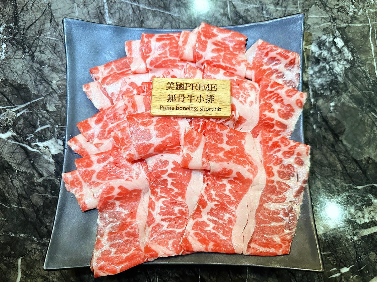 松江南京麻辣火鍋【石‧撈麻辣鴛鴦鍋】和牛火鍋吃到飽,生啤酒