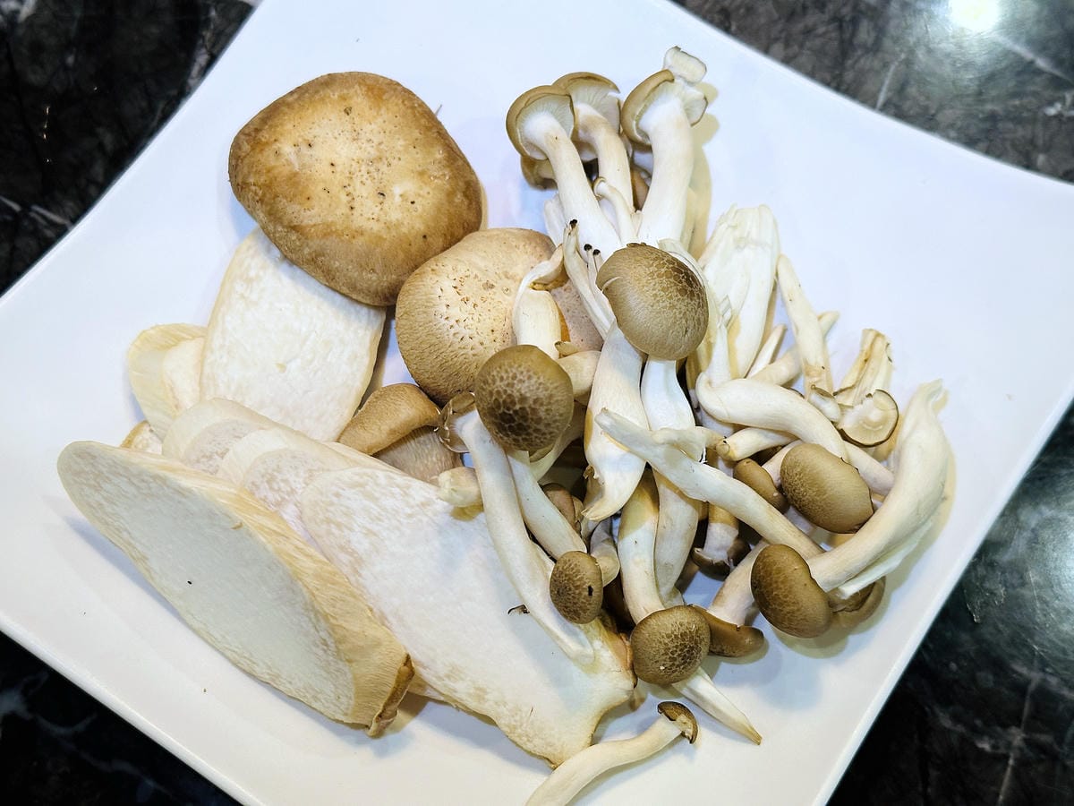 松江南京麻辣火鍋【石‧撈麻辣鴛鴦鍋】和牛火鍋吃到飽,生啤酒