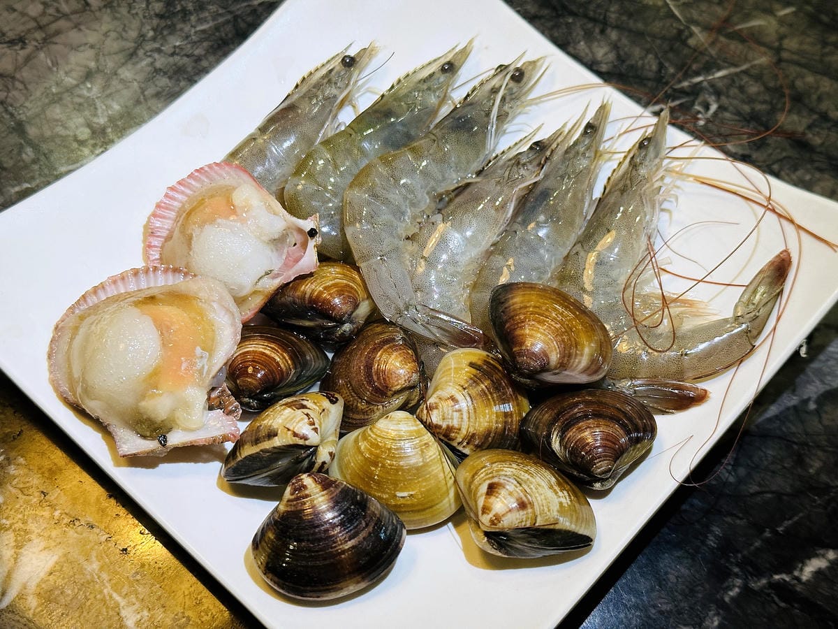 松江南京麻辣火鍋【石‧撈麻辣鴛鴦鍋】和牛火鍋吃到飽,生啤酒