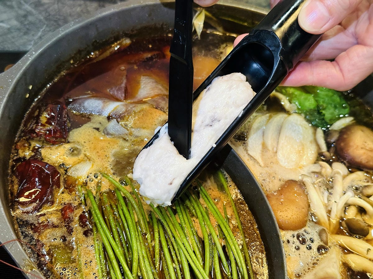 松江南京麻辣火鍋【石‧撈麻辣鴛鴦鍋】和牛火鍋吃到飽,生啤酒